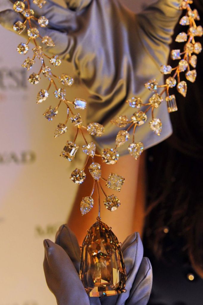 World's Most Expensive incomparable Diamond Necklace